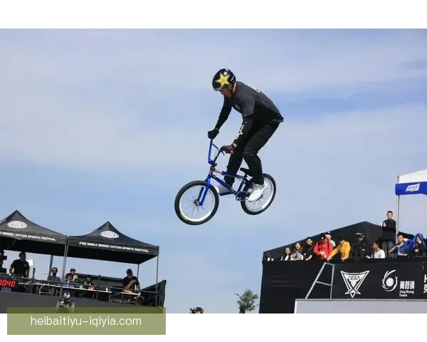 2023年世界游泳锦标赛：突破极限与历史对决的精彩瞬间